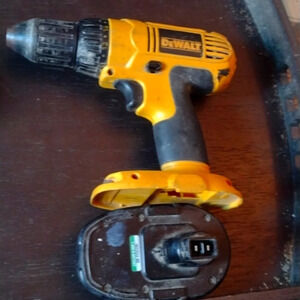 DeWalt Cordless Drill&18v battery